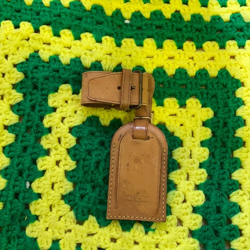 Louis Vuitton luggage tag and poi get